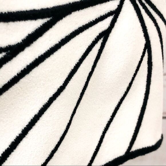 Halston Heritage Embroidered Hem White Sleeveless Shift Dress - Picture 3 of 8